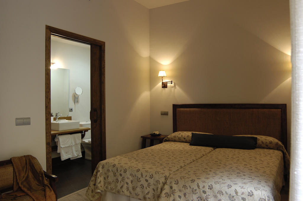 Casa Rural La Botica オロペサ 部屋 写真