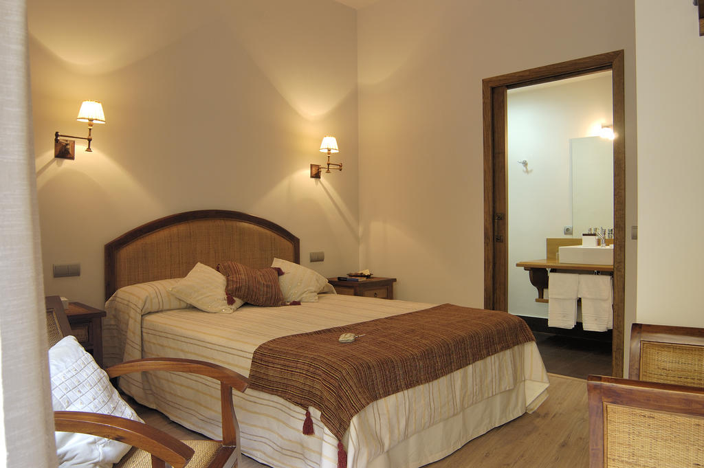 Casa Rural La Botica オロペサ 部屋 写真